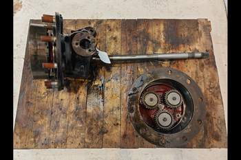 salg af Slutdrev Massey Ferguson 8250 Venstre