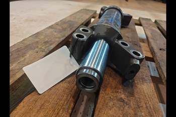salg af Fendt 828 Front axle steering cylinder