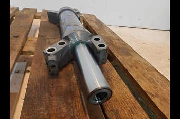 salg af Fendt 828 Front axle steering cylinder