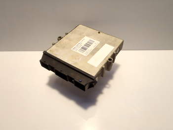 salg af John Deere 8330  ECU