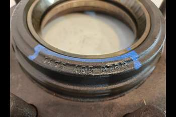 salg af Deutz-Fahr Agrotron 4.85 LEFT Front axle hub
