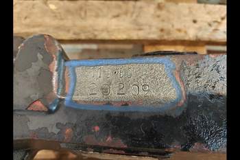 salg af Deutz-Fahr Agrotron 4.85 LEFT Front axle house