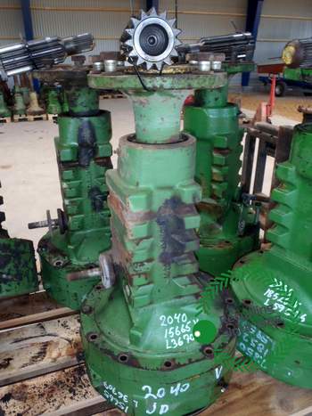 salg af John Deere 2040 S LEFT Rear Half Axle