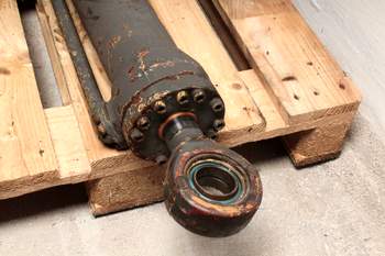 salg af Hydraulische Zylinder Volvo L70