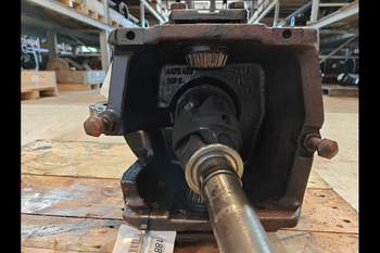 salg af Deutz-Fahr Agrotron 105 LEFT Front axle final drive