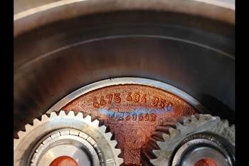 salg af Deutz-Fahr Agrotron 105 LEFT Front axle final drive