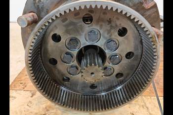 salg af Deutz-Fahr Agrotron 105 LEFT Front axle final drive