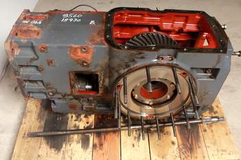 salg af Hinterachsen New Holland 8560