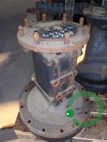salg af New Holland 8560 RIGHT Rear Half Axle