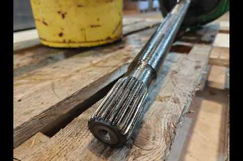 salg af John Deere 6620 LEFT Front axle final drive