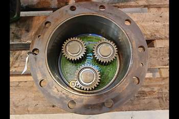 salg af John Deere 6620 LEFT Front axle final drive