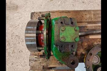 salg af John Deere 6620 LEFT Front axle final drive