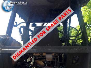 salg af New Holland 7840 traktor