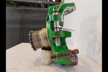 salg af John Deere 8220 LEFT Front Axle, Swivel Housing