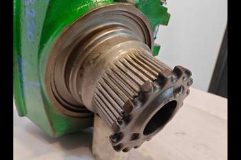 salg af John Deere 8220 LEFT Front Axle, Swivel Housing