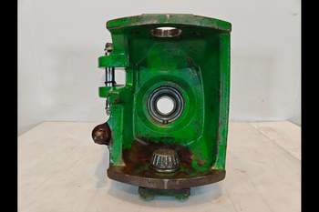 salg af John Deere 8220 LEFT Front Axle, Swivel Housing