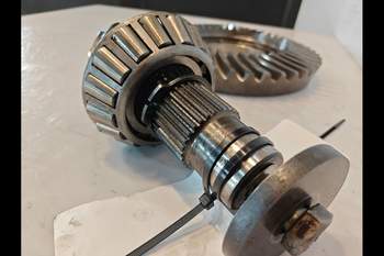 salg af John Deere 8220 Front axle differential