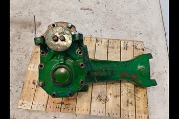 salg af John Deere 8220 LEFT Front axle house