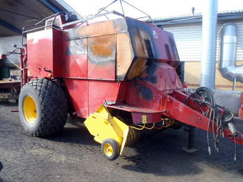 salg af New Holland BB980 Baler