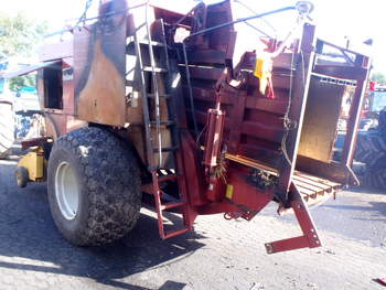 salg af New Holland BB980 Baler