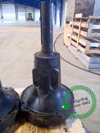 salg af Case Magnum 310 RIGHT Rear Half Axle