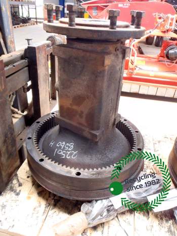 salg af New Holland 8560 RIGHT Rear Half Axle