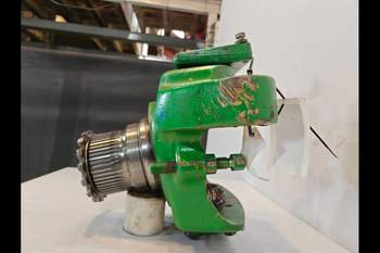 salg af John Deere 7920 LEFT Front Axle, Swivel Housing