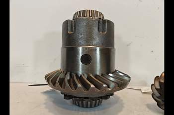salg af John Deere 7920 Front axle differential