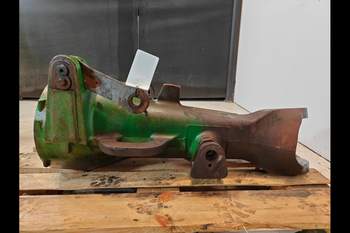 salg af John Deere 7920 LEFT Front axle house