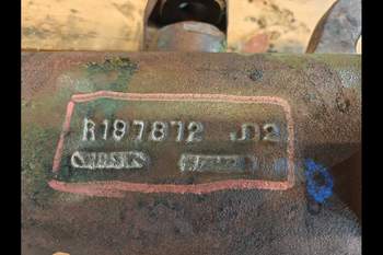 salg af John Deere 7920 LEFT Front axle house