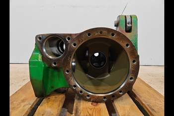 salg af John Deere 7920 LEFT Front axle house