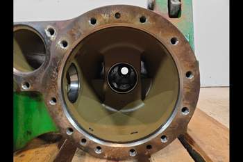 salg af John Deere 7920 LEFT Front axle house