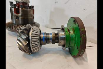 salg af John Deere 6900 Front axle differential