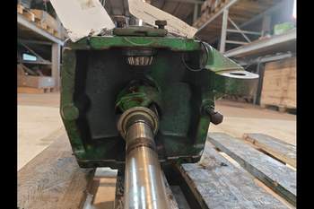 salg af John Deere 6300 RIGHT Front axle final drive