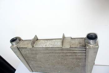 salg af Intercooler Renault Ares 836