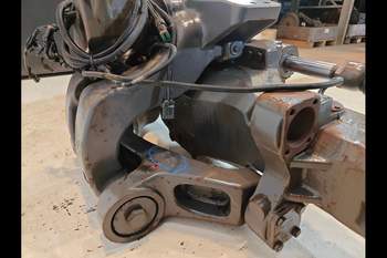 salg af Challenger MT665C Disassembled front axle