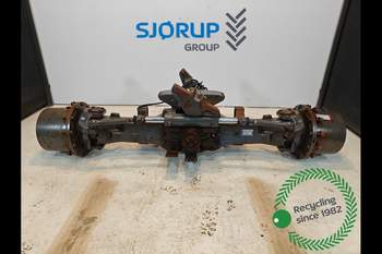 Challenger MT665C Disassembled front axle Challenger MT665C Disassembled front axle