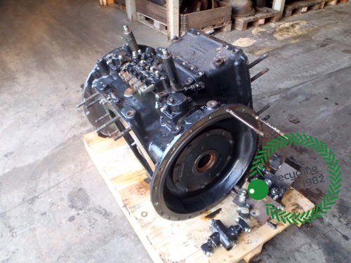 salg af Hinterachsen Challenger MT665B