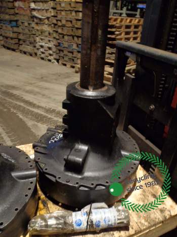 salg af Challenger MT665B LEFT Rear Half Axle