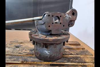salg af Endandtrieb Vorderachse New Holland 8870 A LINKS