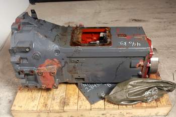 salg af Getriebe New Holland 8560