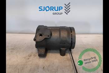 salg af New Holland T6050 RIGHT Lift Cylinder