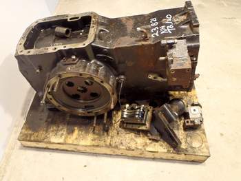 salg af Hinterachsen New Holland T6.120