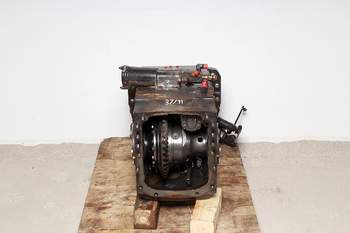 salg af Hinterachsen Valtra 8350