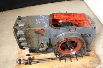 salg af Hinterachsen New Holland TM135