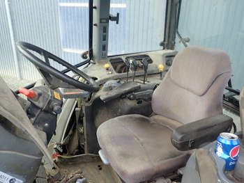 salg af New Holland TM135 traktor