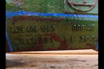 salg af John Deere 6300 RIGHT Front axle house