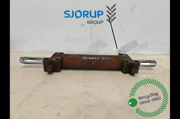 Fendt Farmer 312  Front axle steering cylinder