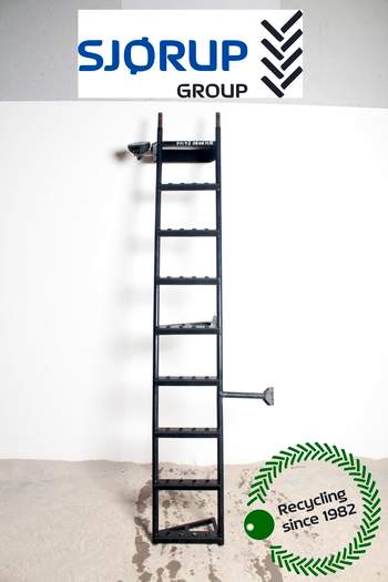New Holland BB9090 Ladders New Holland BB9090 Ladders