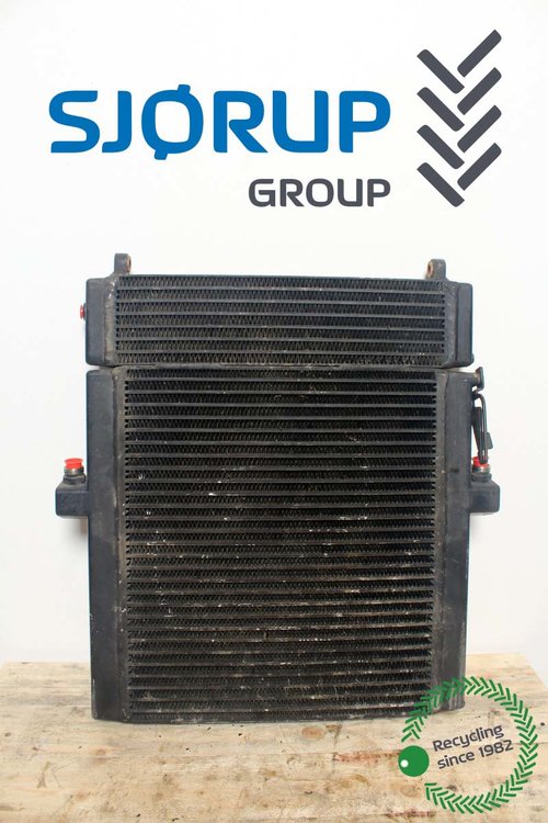 salg af Ölkühler Deutz-Fahr Agrotron 150.7